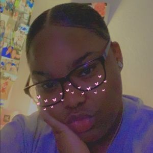 Meet your Posher, Alexis